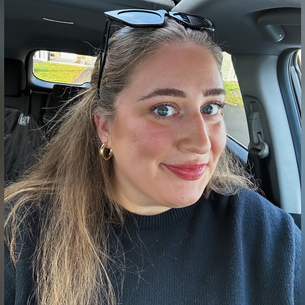 Meet your Posher, Ari